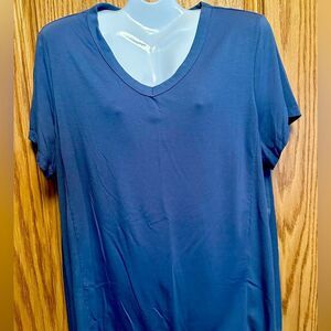 Bundle * 2 women’s Tangerine XL Tshirts pink and blue